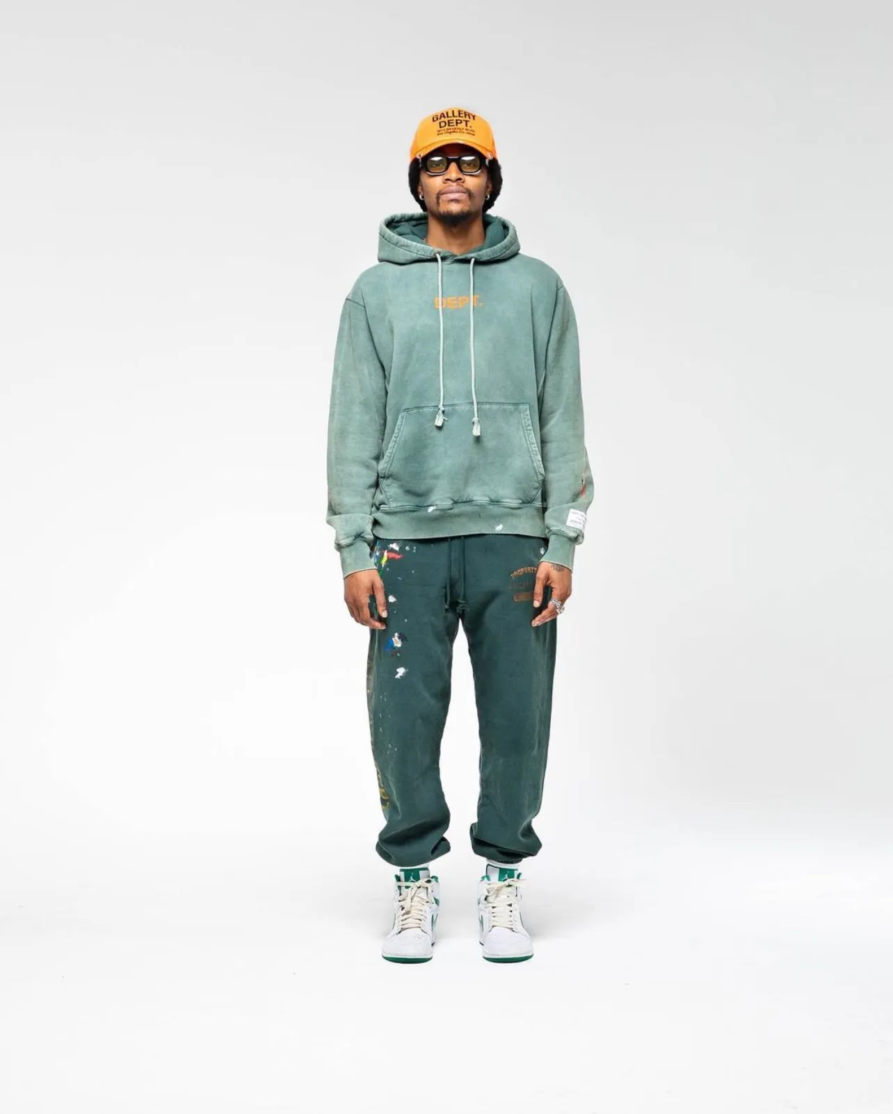 GALLERY DEPT. GD PROPERTY OF SWEATPANTS splashed ink, washed and distressed sweatpants, dark green S-XL, heavy wash and distressed, handmade acrylic splashed ink graffiti, perfect top restoration